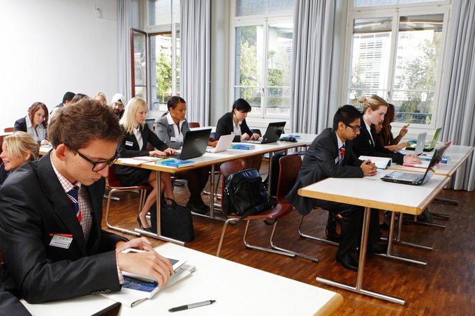Documents to apply for a school in Switzerland: full list