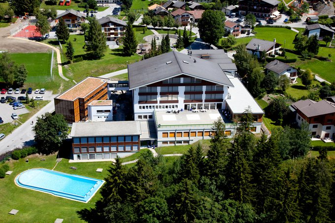 Top 17 schools in Switzerland for age 11,12,13,14,15,16,17,18
